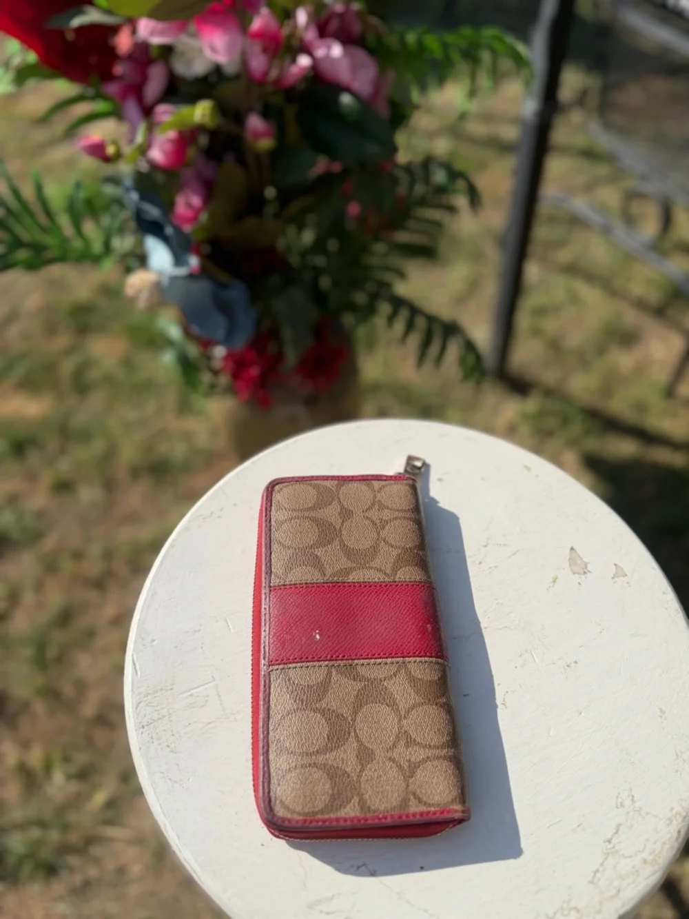 Coach Beige Signature Canvas Wallet with Red Trim - Picture 4 of 6